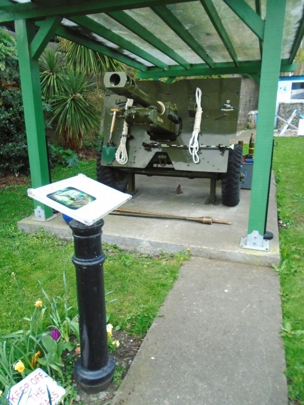 The 25 Pounder Gun and Marker. Click for full size. The 25 Pounder Gun and Marker image. Click for full size.