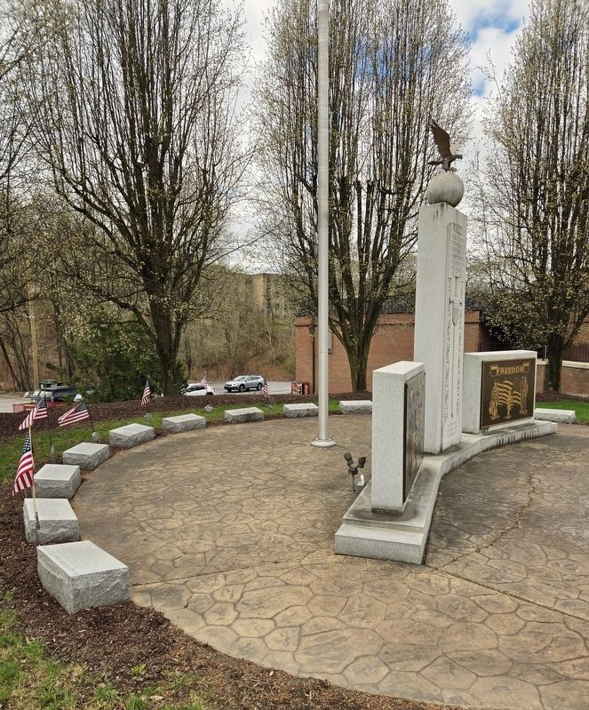 Irwin Veterans Memorial image. Click for full size.