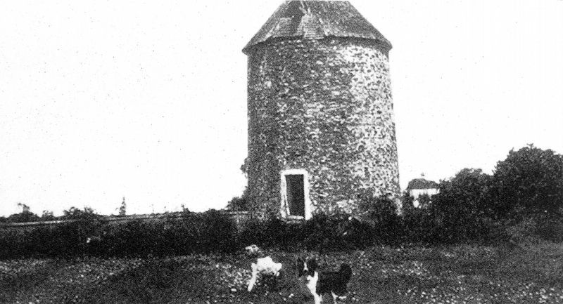Marker detail: Moulin à vent / Windmill. Click for full size. Marker detail: Moulin à vent / Windmill image. Click for full size.