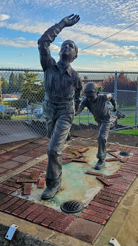 We Honor a Hero Sculpture. Click for full size. We Honor a Hero Sculpture image. Click for full size.