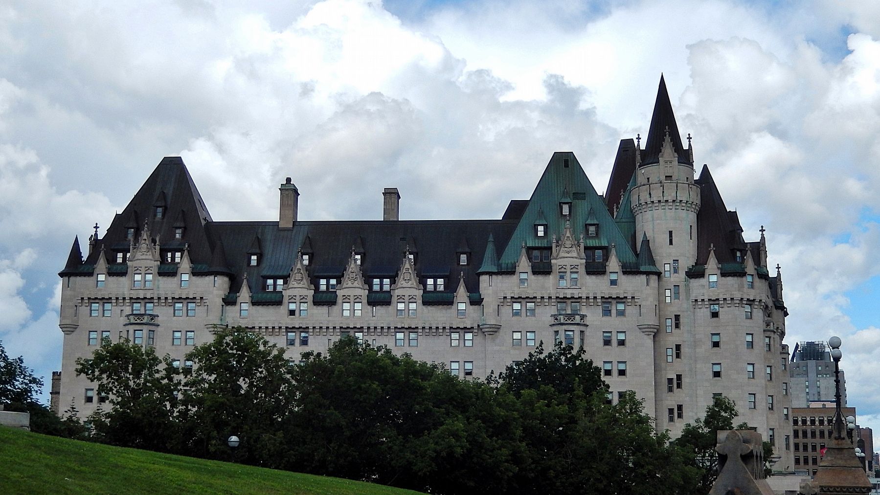 Château Laurier (<i>west elevation</i>). Click for full size. Château Laurier (<i>west elevation</i>) image. Click for full size.