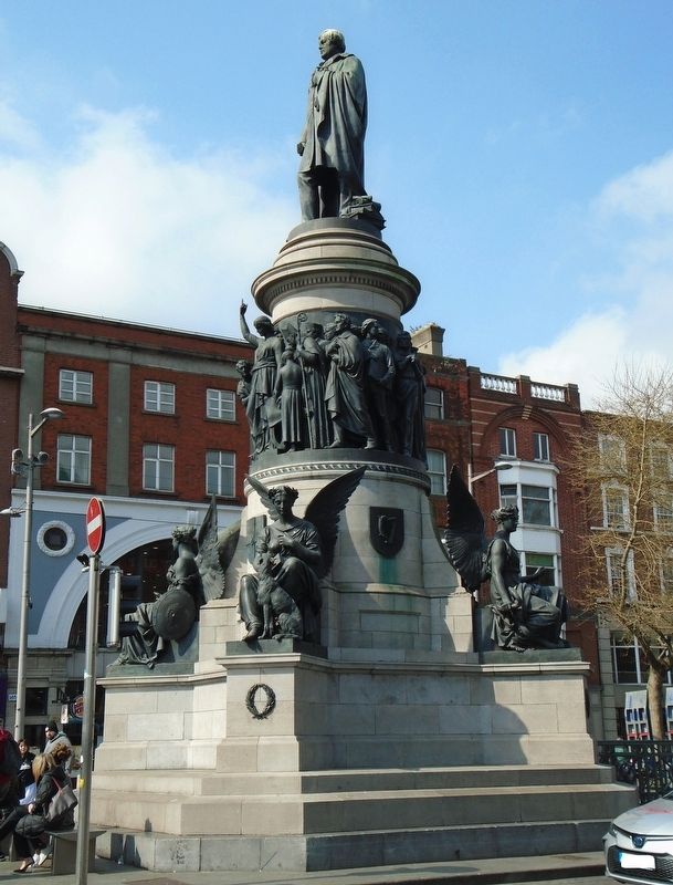 O'Connell Monument image. Click for full size.