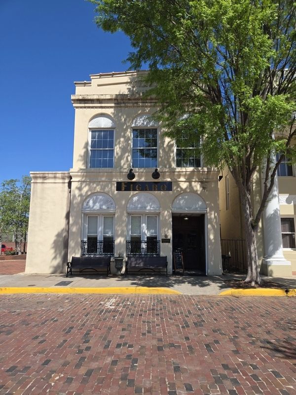 Old Newberry Bank building. Click for full size. Old Newberry Bank building image. Click for full size.