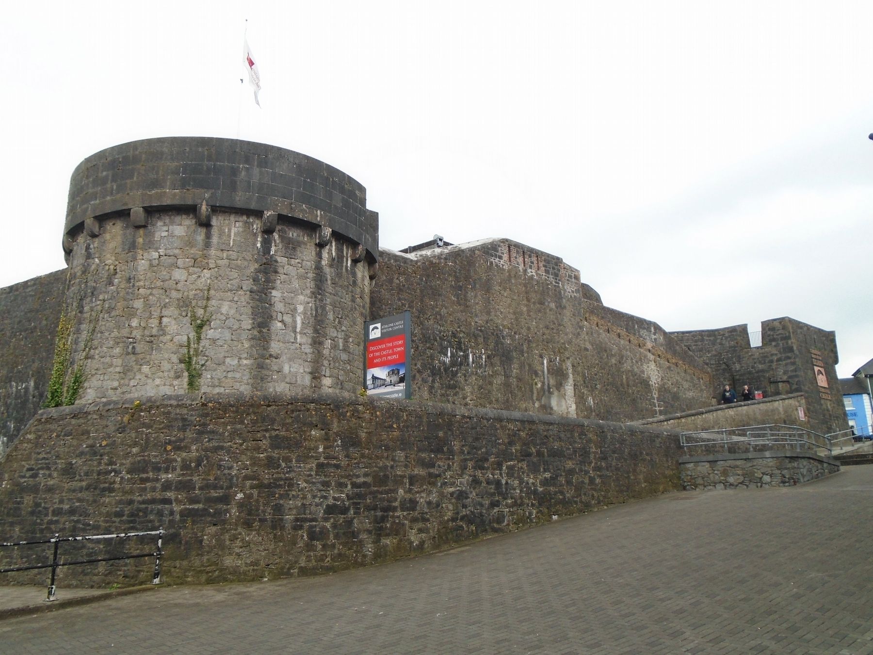 Athlone Castle/Caisleán Bhaile Átha Luain. Click for full size. Athlone Castle/Caisleán Bhaile Átha Luain image. Click for full size.