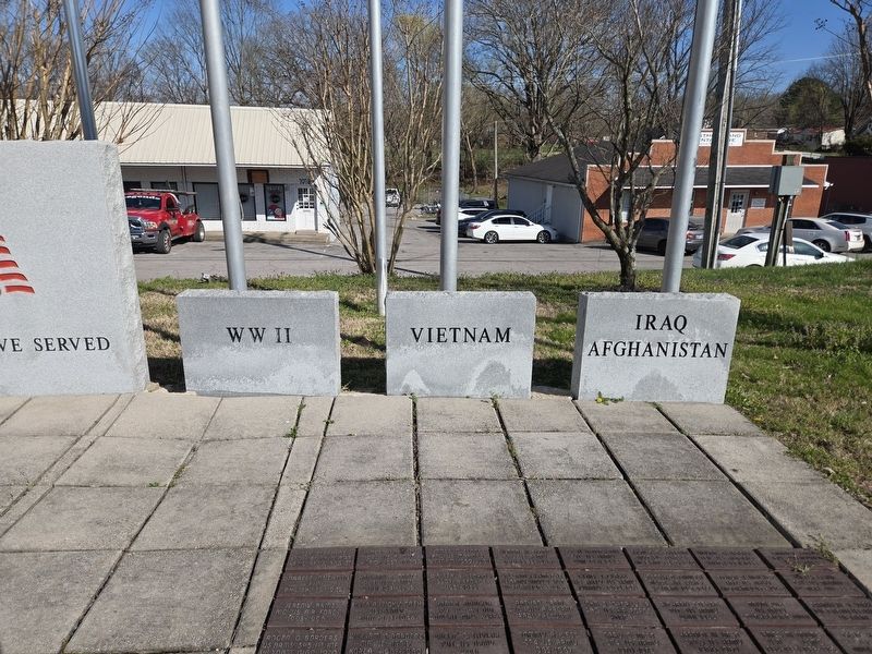 In honor of those who served Marker (right side) image. Click for full size.