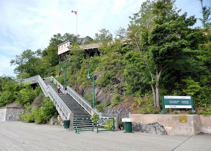 Une promenade pour le 350 ans de Qu�bec / A walkway to commemorate Qu�bec's 350 years Marker image. Click for full size.