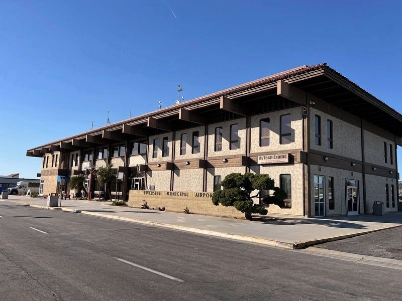 Riverside Municipal Airport (KRAL) image. Click for full size.