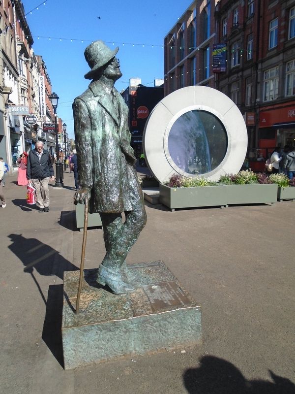 James Joyce Sculpture and Marker. Click for full size. James Joyce Sculpture and Marker image. Click for full size.