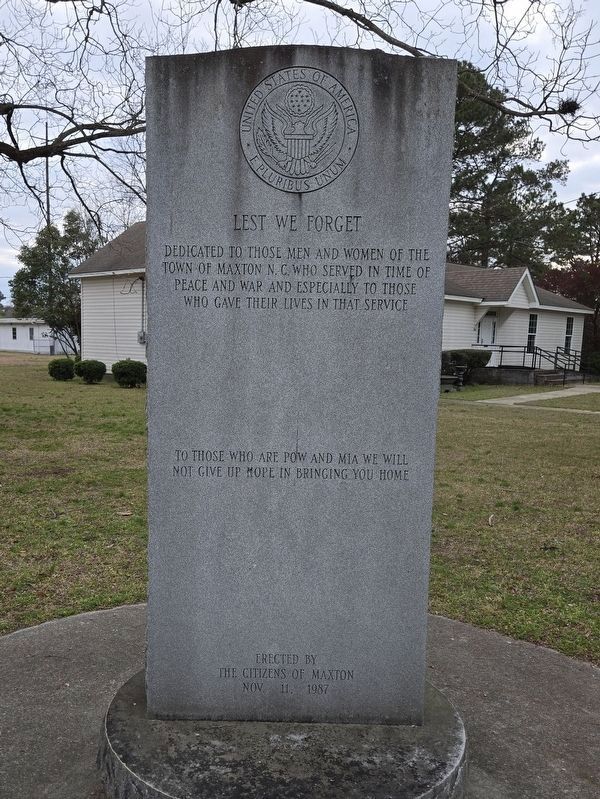 Maxton War Memorial image. Click for full size.