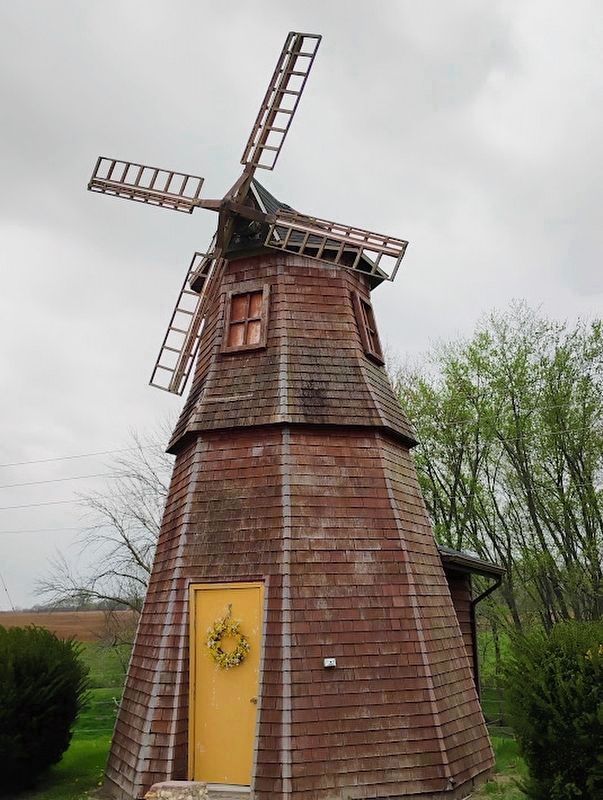 Swearingen Windmill image. Click for full size.
