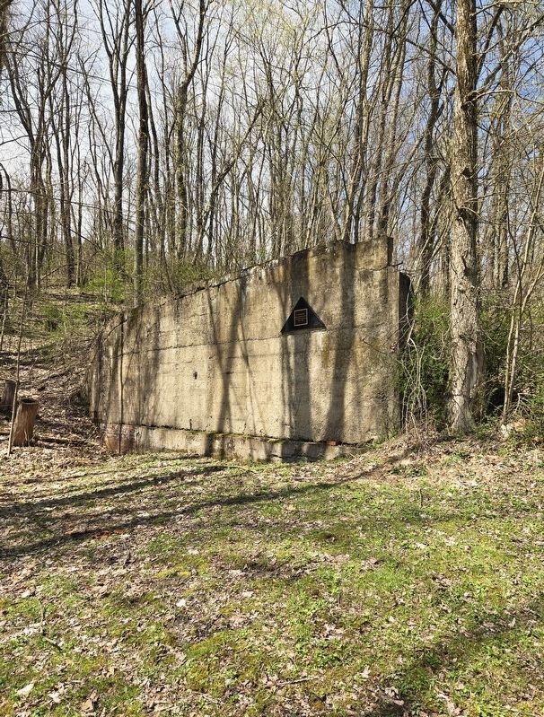 Westmoreland Coal Company Fan House Remains image. Click for full size.