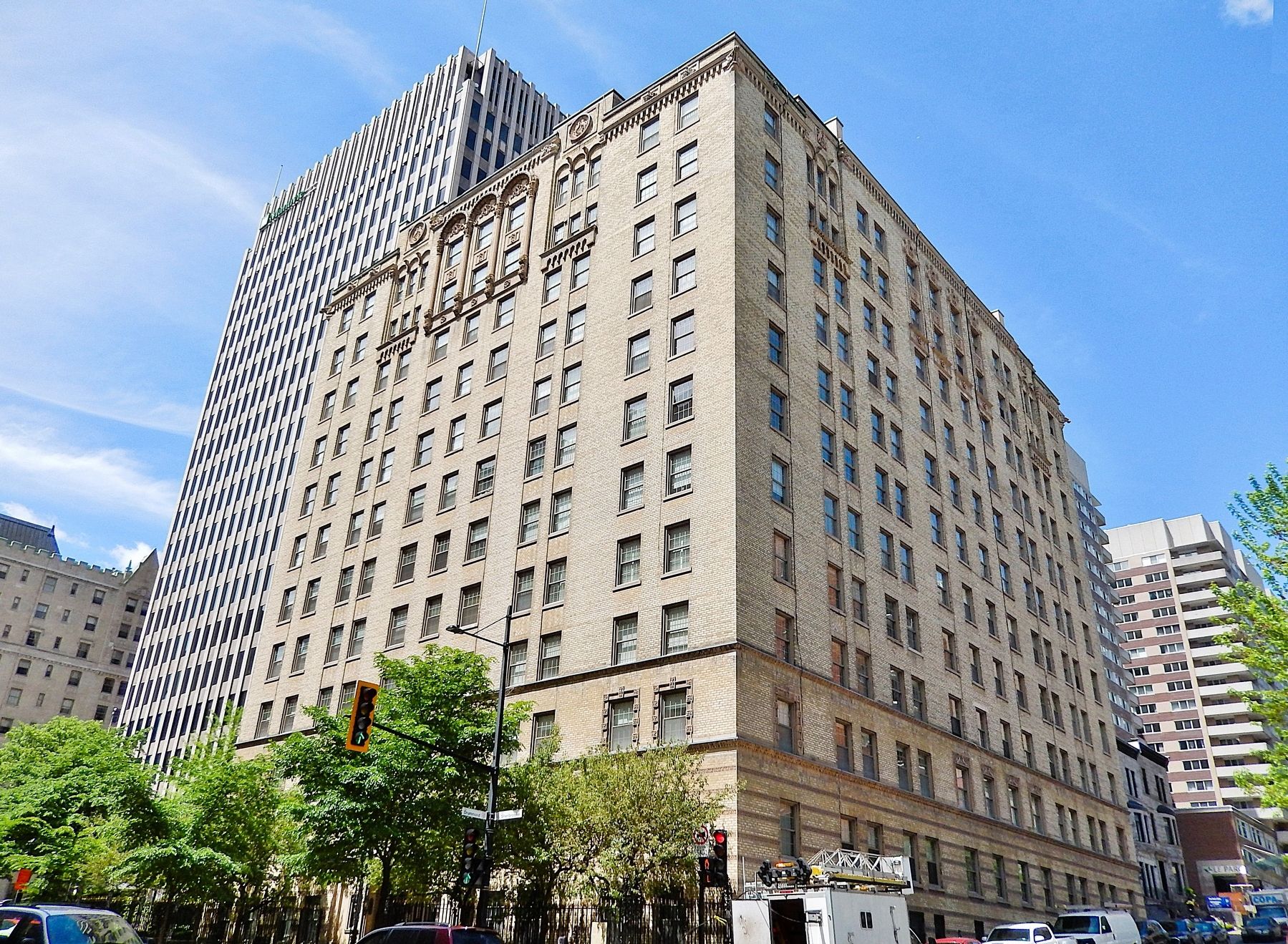 Appartements Acadia / Acadia Apartments (<i>northeast elevation</i>) image. Click for full size.