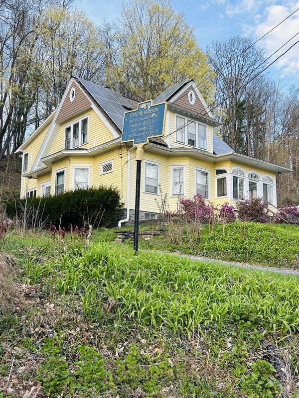 Cantine Mansion Marker with next door neighbor�s house in the background. image. Click for full size.