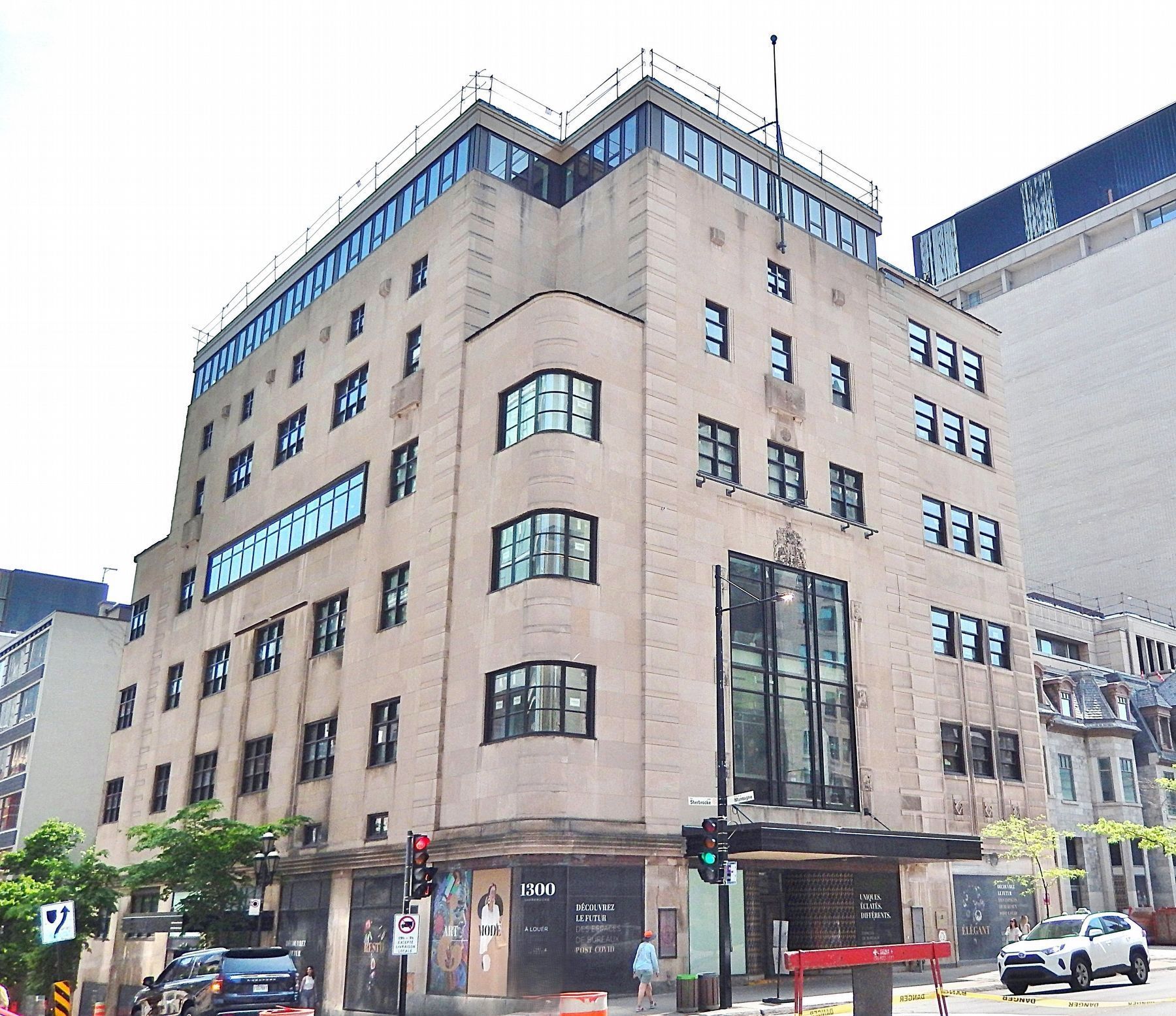 Holt Renfrew Building (<i>northeast elevation</i>). Click for full size. Holt Renfrew Building (<i>northeast elevation</i>) image. Click for full size.