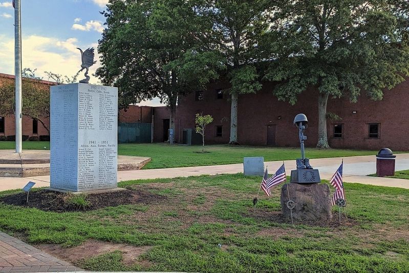 Red Bank Veterans Monument image. Click for full size.