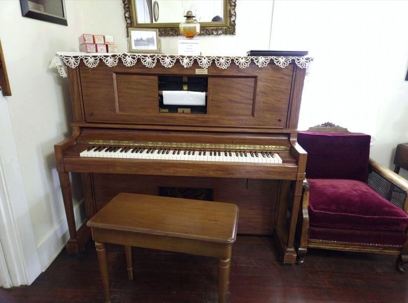 Piano image. Click for full size.