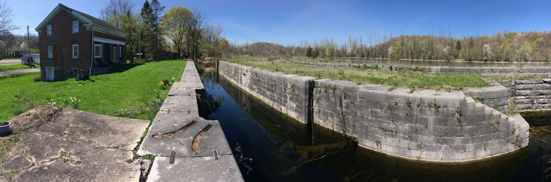 Lock 56, Lyons. Click for full size. Lock 56, Lyons image. Click for full size.