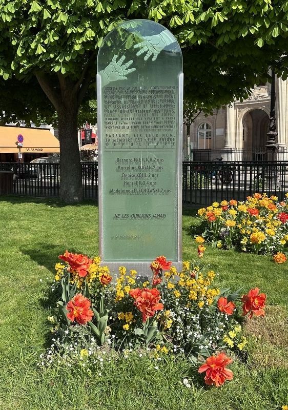 Square Michel-Caldagu�s Jewish Children�s Memorial image. Click for full size.