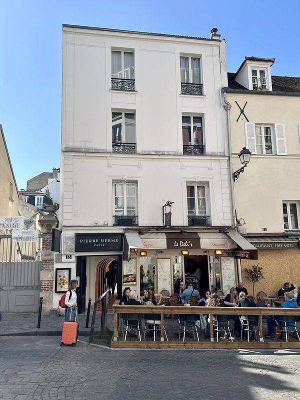 Le Cabaret de Patachou Marker - wider view. Click for full size. Le Cabaret de Patachou Marker - wider view image. Click for full size.