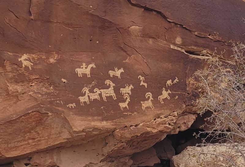 Closeup of the petroglyphs. Click for full size. Closeup of the petroglyphs image. Click for full size.