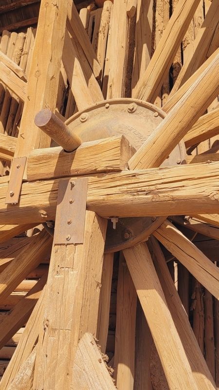 Closeup of the waterwheel image. Click for full size.