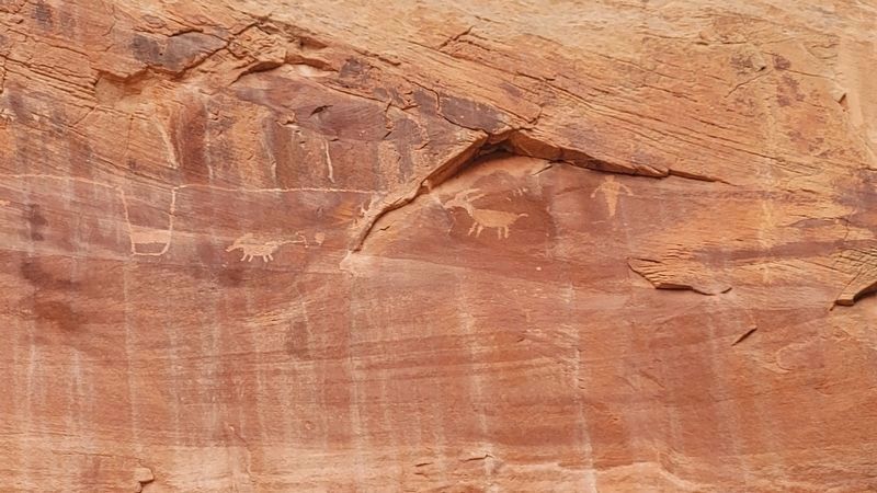 A view of more petroglyphs. Click for full size. A view of more petroglyphs image. Click for full size.