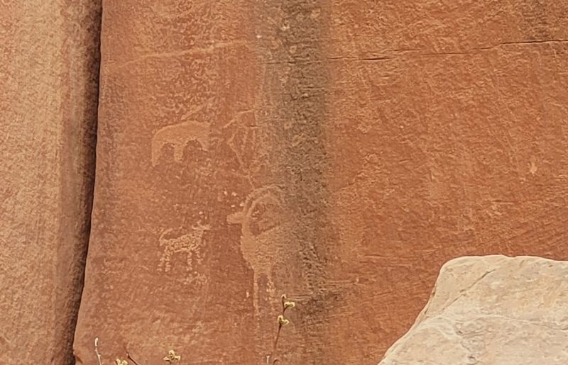 Petroglyphs east of the marker. Click for full size. Petroglyphs east of the marker image. Click for full size.