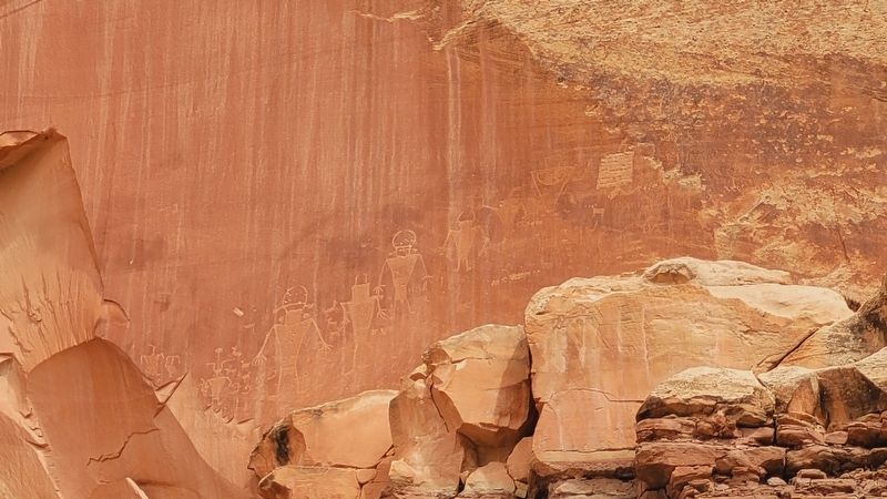 Closeup of the main panel of petroglyphs image. Click for full size.