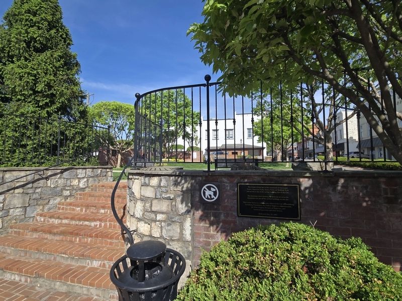 Center Green Marker next to the steps entering the park on the Jefferson Street South side. Click for full size. Center Green Marker next to the steps entering the park on the Jefferson Street South side image. Click for full size.
