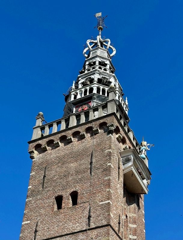 Speeltoren / Bell Tower - upper portion of tower. Click for full size. Speeltoren / Bell Tower - upper portion of tower image. Click for full size.