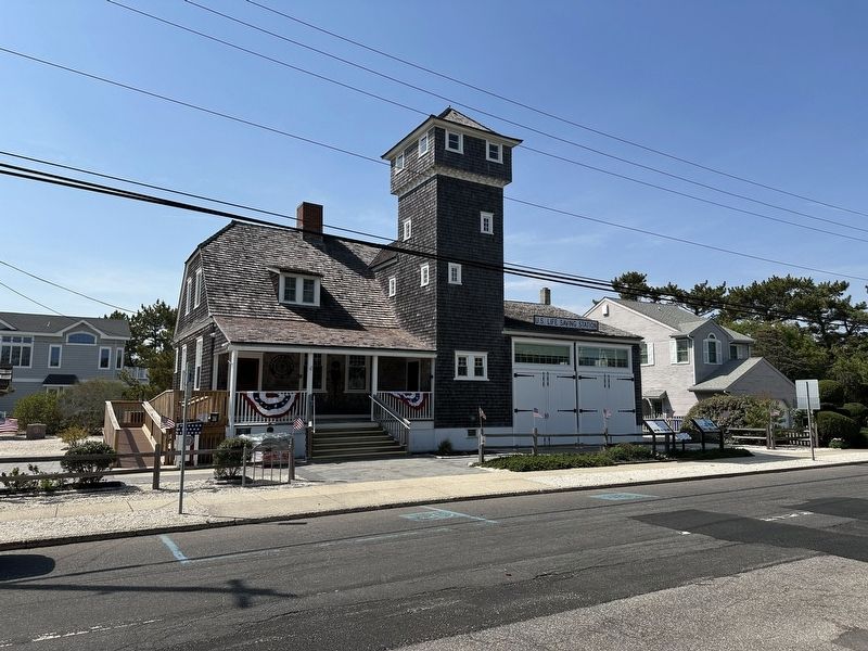 U.S. Life Saving Station Marker - view of the station itself image. Click for full size.