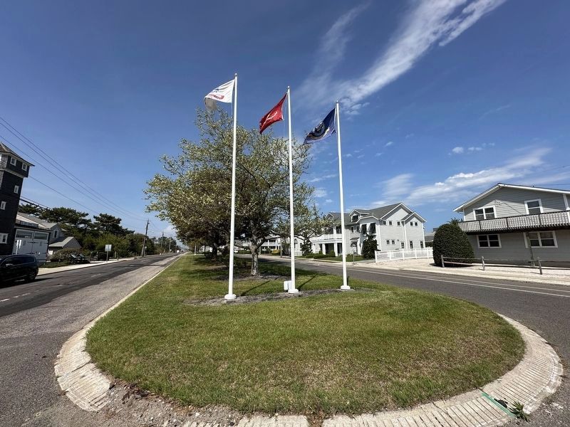 9-11-2001 Marker - flag pole display. Click for full size. 9-11-2001 Marker - flag pole display image. Click for full size.