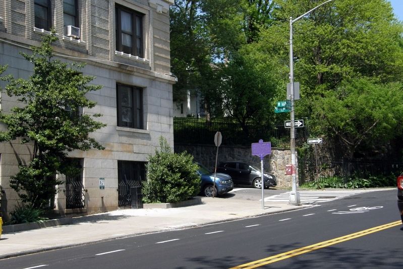 555 Edgecombe Av marker site. Click for full size. 555 Edgecombe Av marker site image. Click for full size.