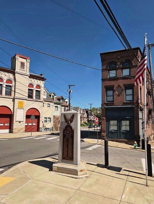 Troy Hill World War Memorial image. Click for full size.