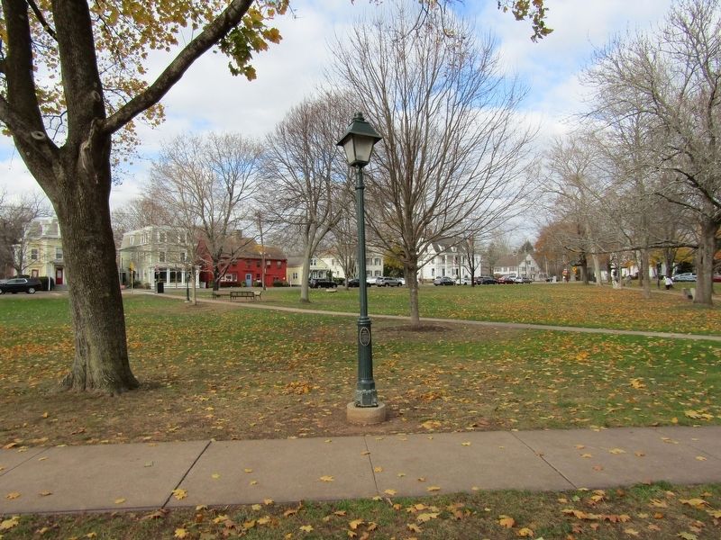 Lighting on the Guilford Green Marker image. Click for full size.