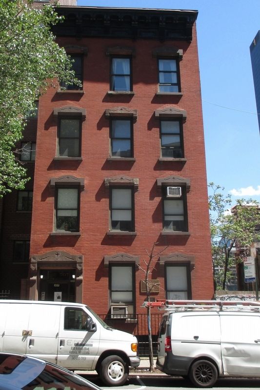 307 West 30th Street image. Click for full size.