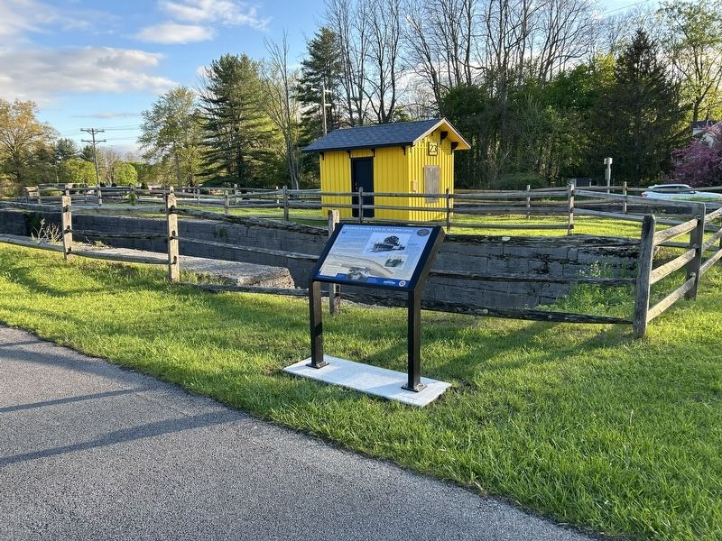 Enlarged Double Lock 23, Old Erie Canal Marker image. Click for full size.