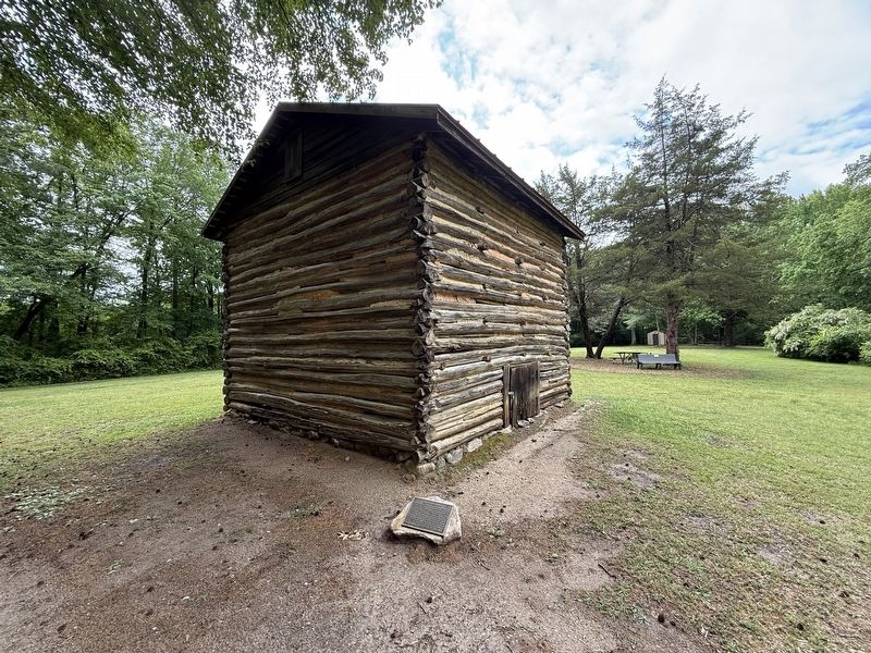 Log Tobacco Barn Marker image. Click for full size.