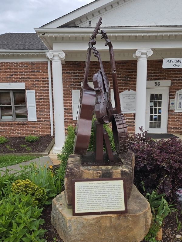 A Tribute to Traditional Music sculpture. Marker is at the base image. Click for full size.