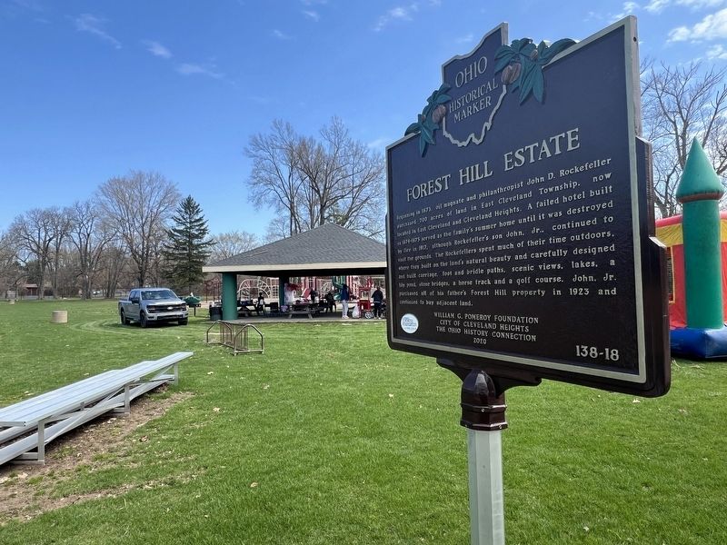 Marker with shelter house in the background image. Click for full size.