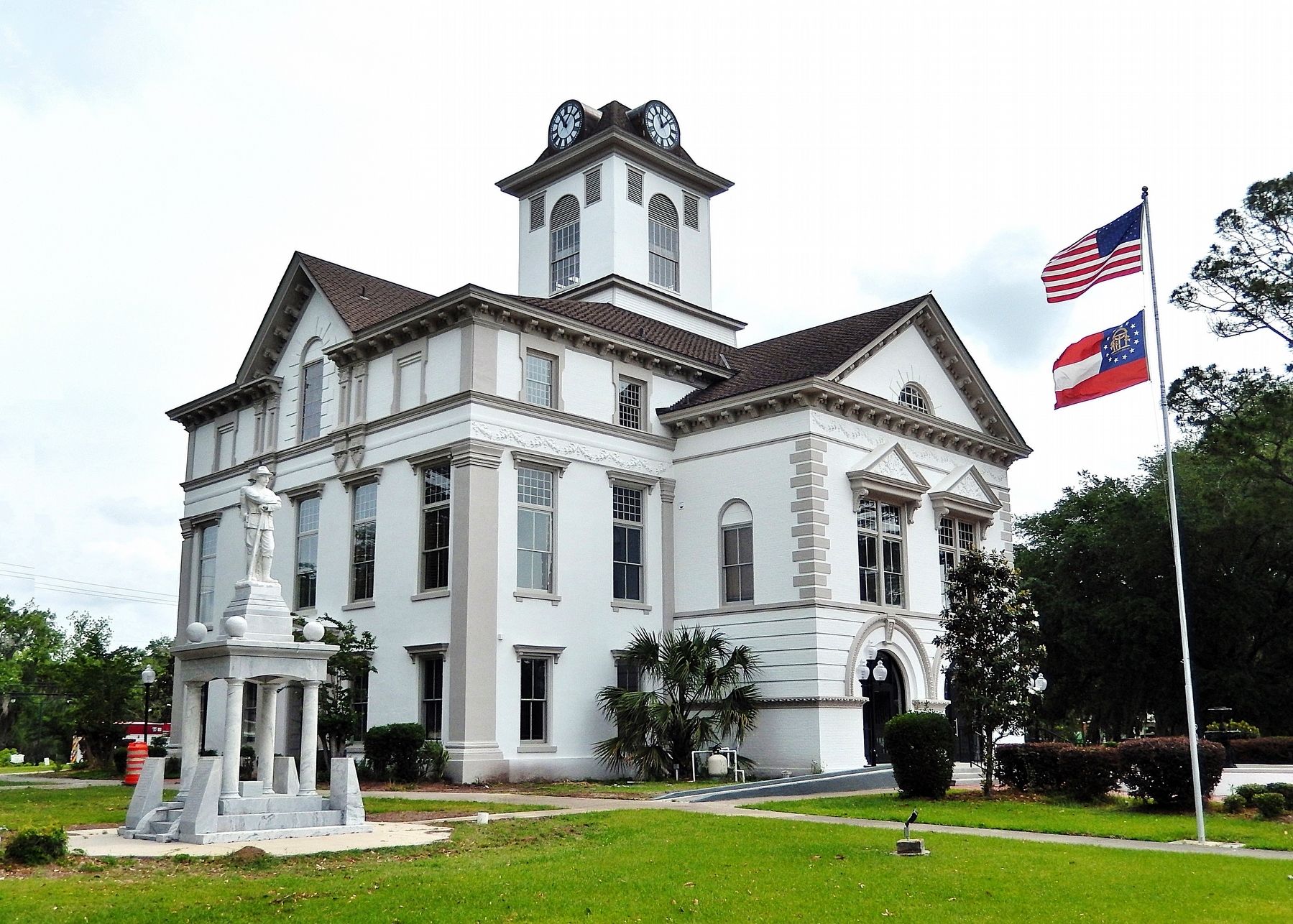 Brooks County Courthouse (<i>southwest elevation</i>). Click for full size. Brooks County Courthouse (<i>southwest elevation</i>) image. Click for full size.