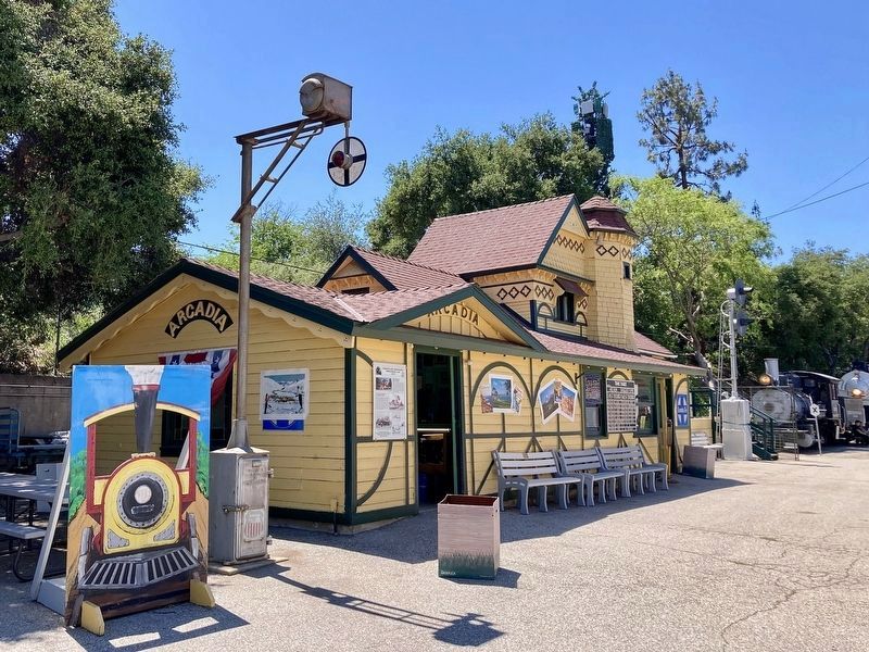 Santa Fe Station and Marker image. Click for full size.