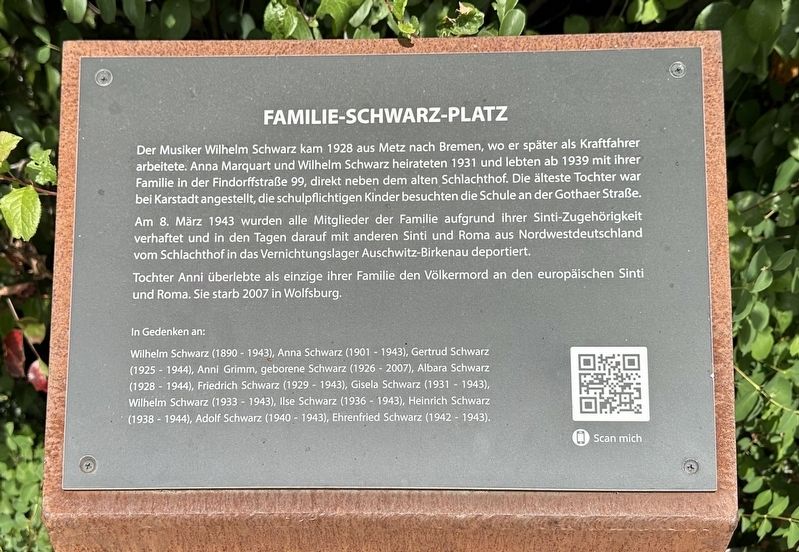 Familie-Schwarz-Platz Marker image. Click for full size.
