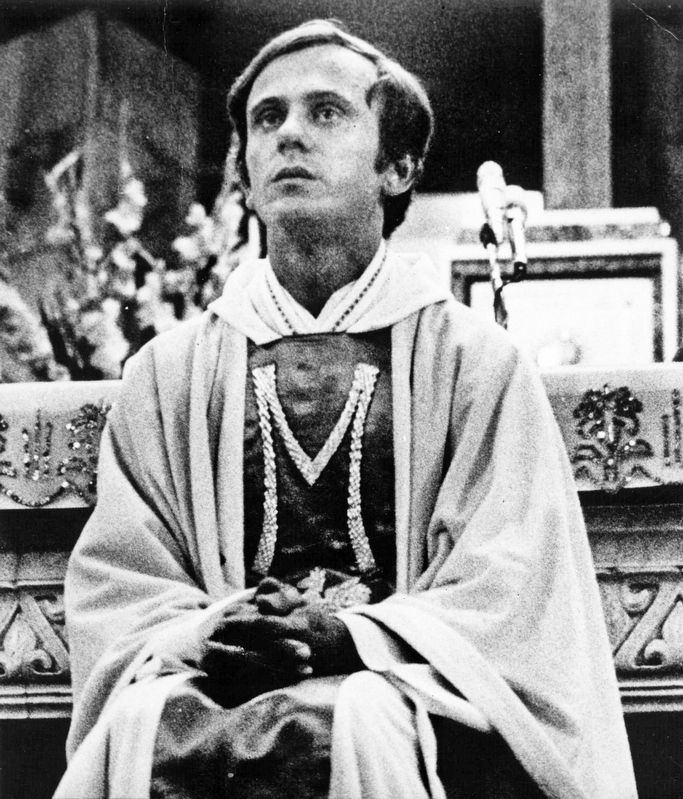 Jerzy Popiełuszko (1947-1984) image. Click for full size.