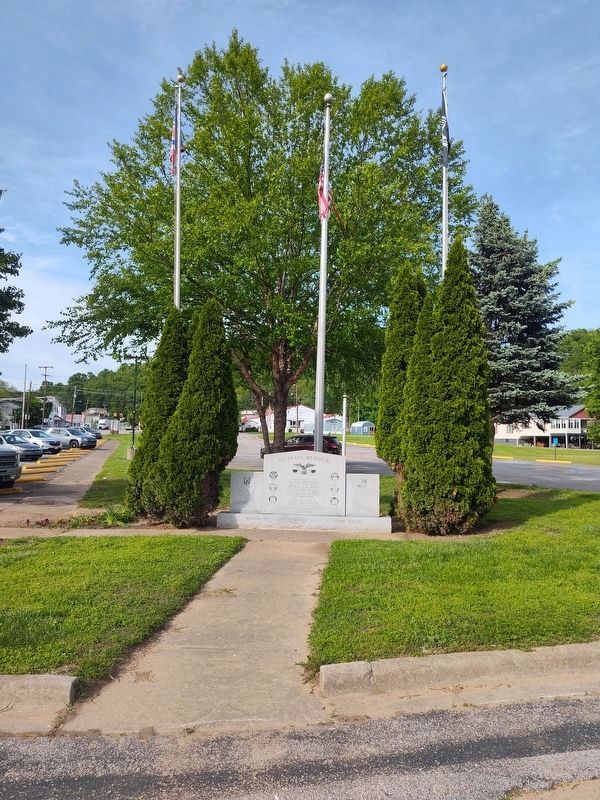 Veterans Memorial image. Click for full size.