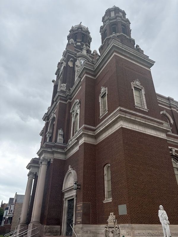 St. Hyacinth Basilica image. Click for full size.