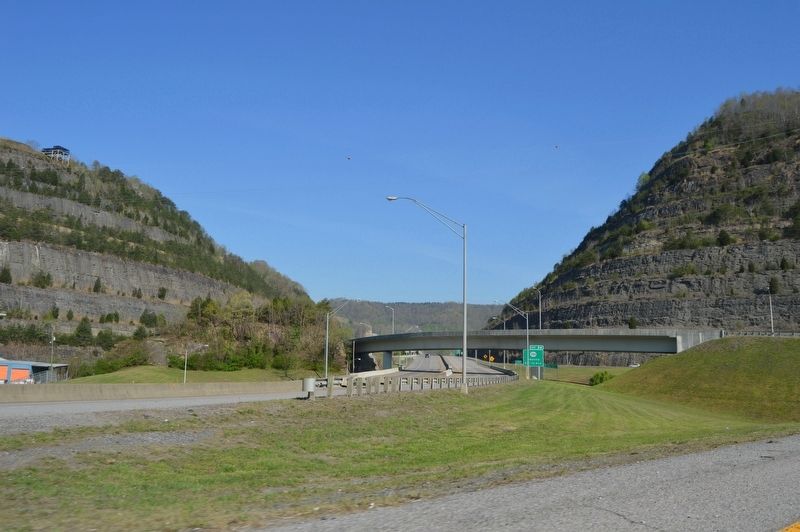 Looking northward through the Pikeville Cut-Thru image. Click for full size.