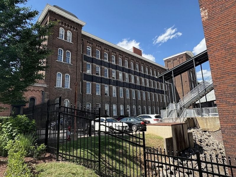 One of the buildings of the Werthan Bag Company image. Click for full size.