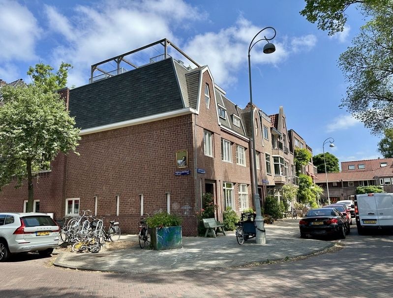 Wijsmuller Marker - wide view image. Click for full size.
