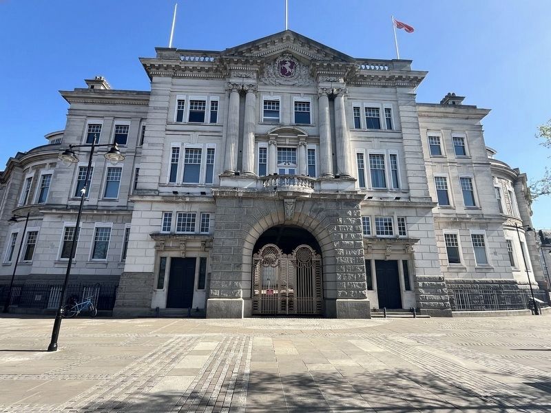 County Hall, formerly the Old Sessions House image. Click for full size.